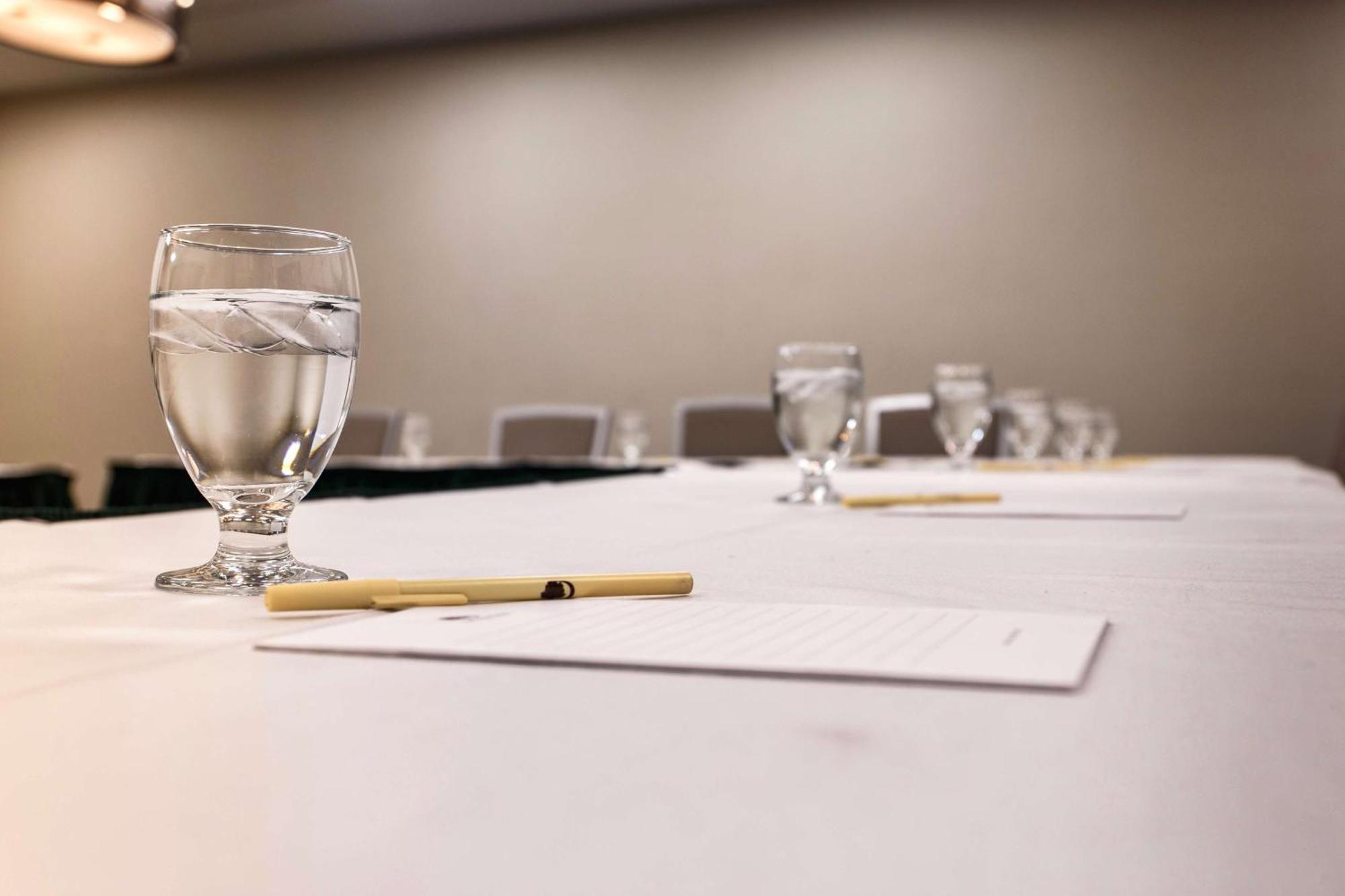 Doubletree By Hilton Neenah Εξωτερικό φωτογραφία