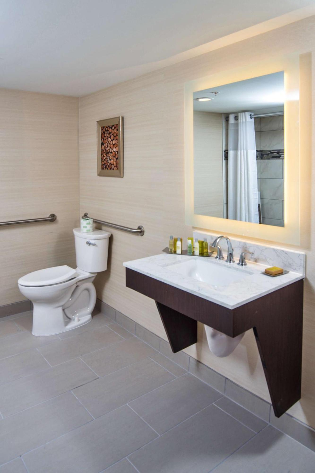 Doubletree By Hilton Neenah Εξωτερικό φωτογραφία