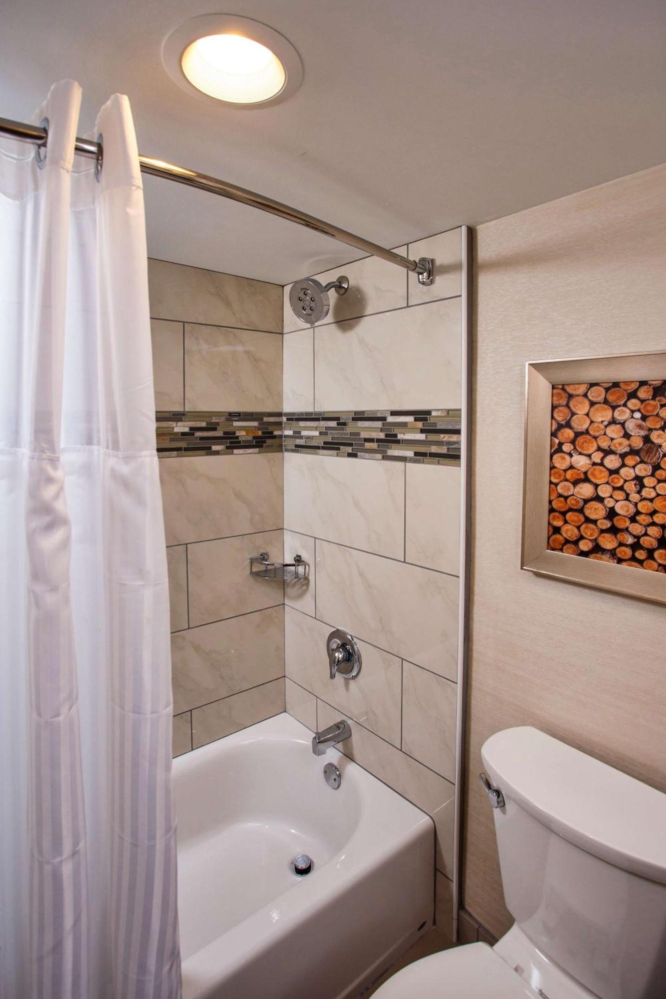 Doubletree By Hilton Neenah Εξωτερικό φωτογραφία