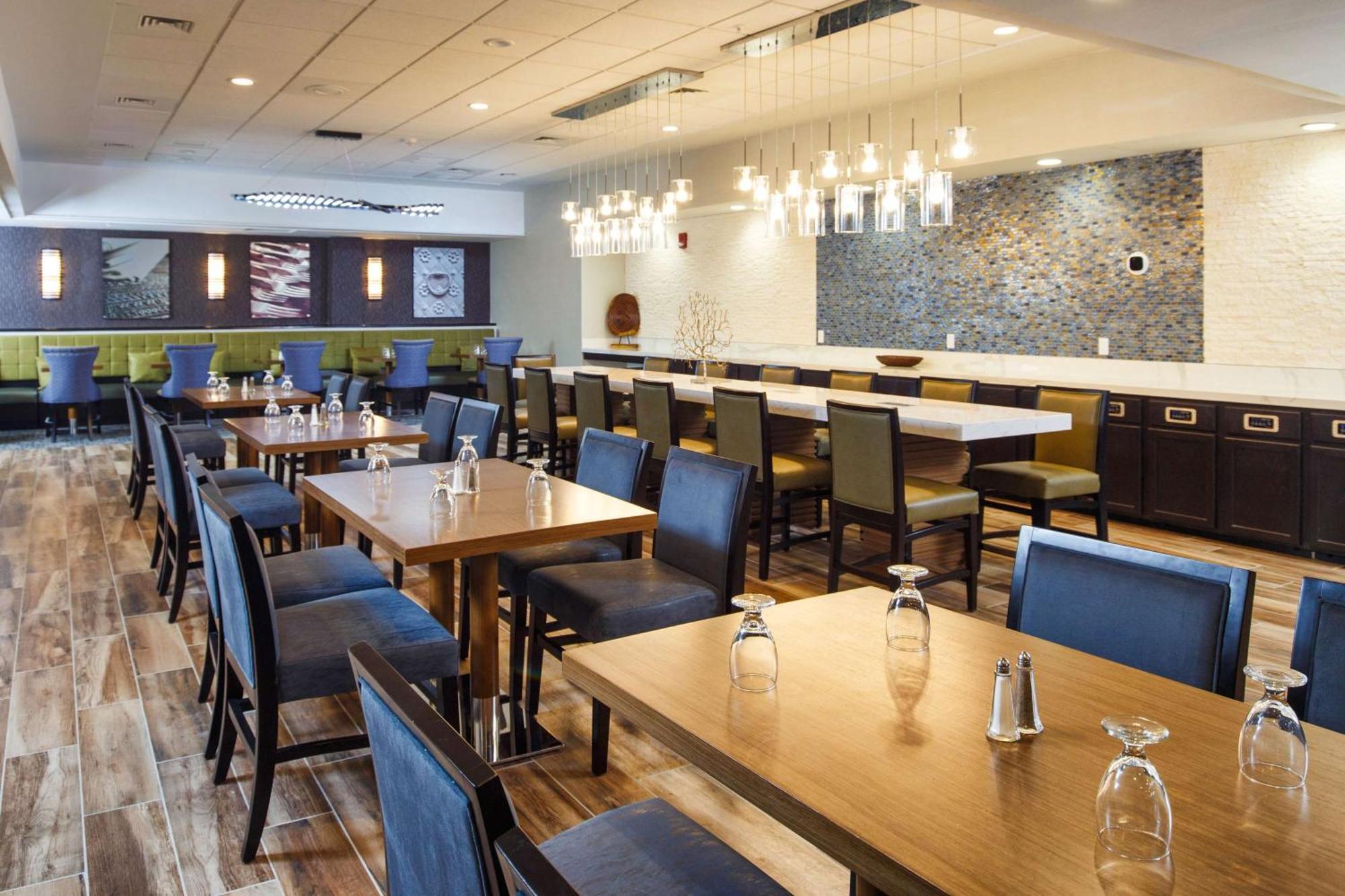 Doubletree By Hilton Neenah Εξωτερικό φωτογραφία