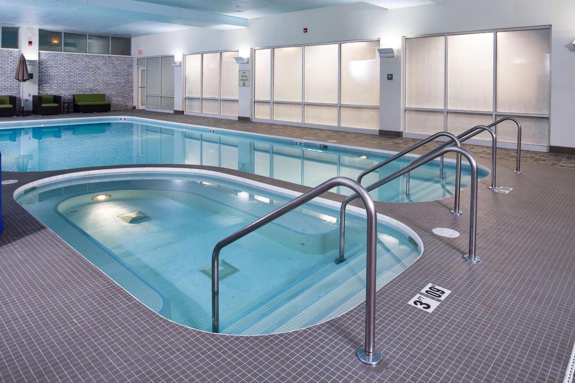 Doubletree By Hilton Neenah Εξωτερικό φωτογραφία