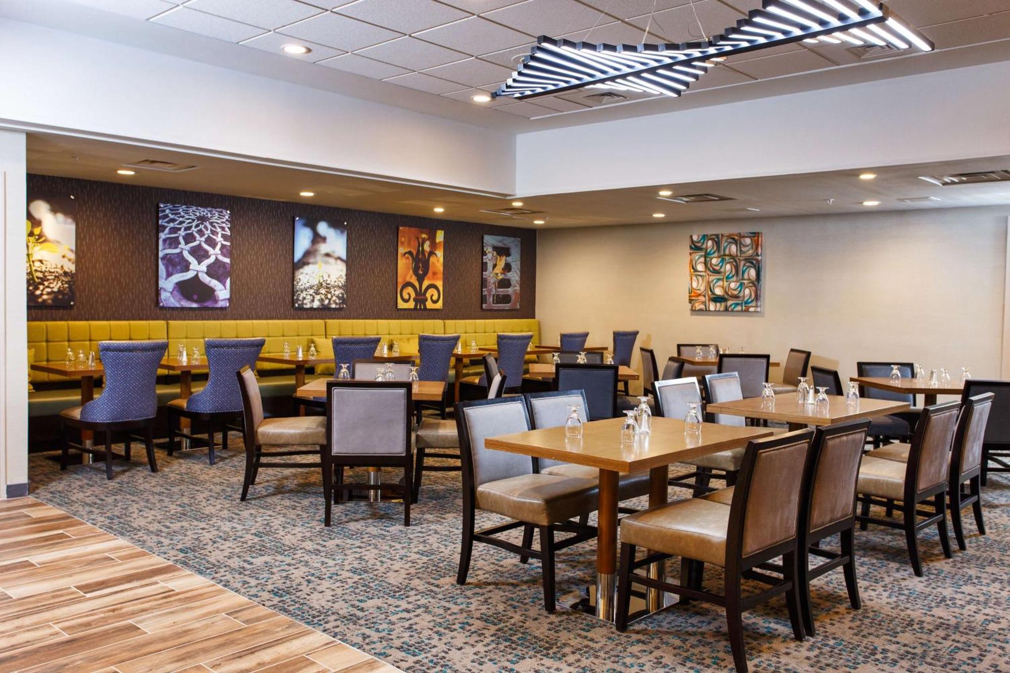 Doubletree By Hilton Neenah Εξωτερικό φωτογραφία