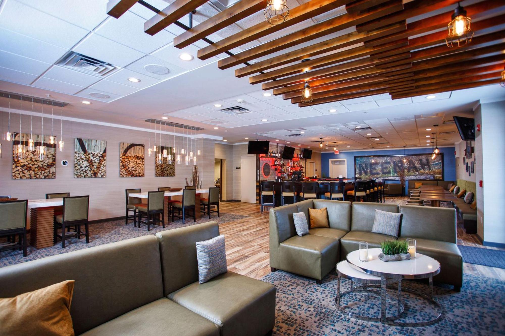 Doubletree By Hilton Neenah Εξωτερικό φωτογραφία